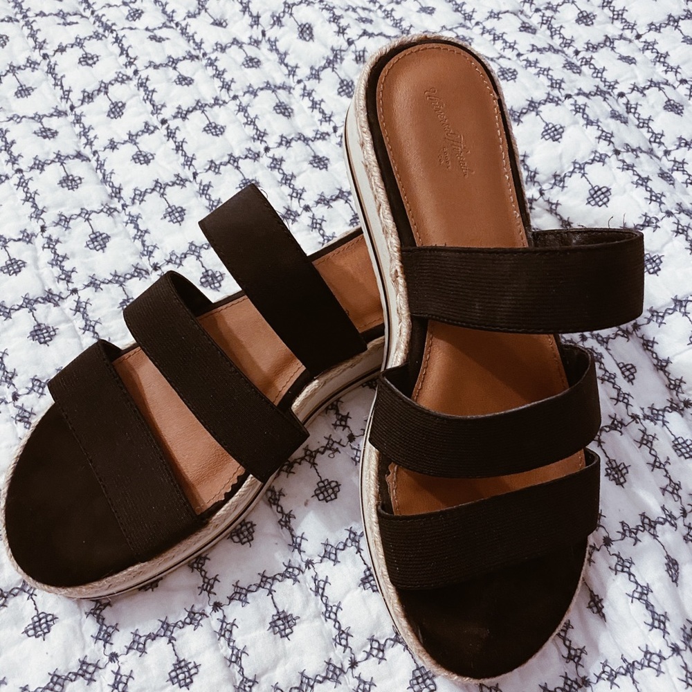 Universal Thread Florence Sporty Sandal in Black